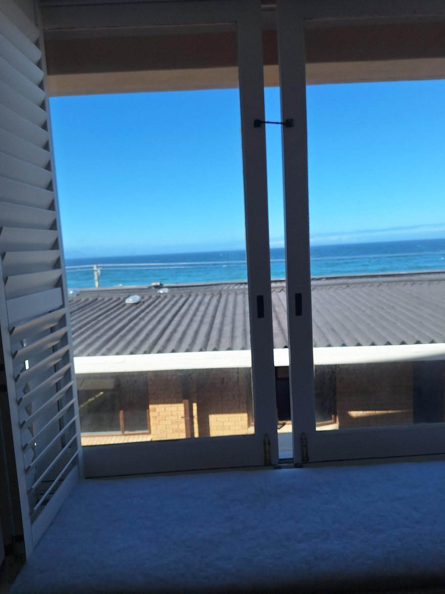 To Let 2 Bedroom Property for Rent in St James Western Cape